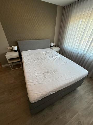 Boxspring grijs 140/200cm beschikbaar voor biedingen