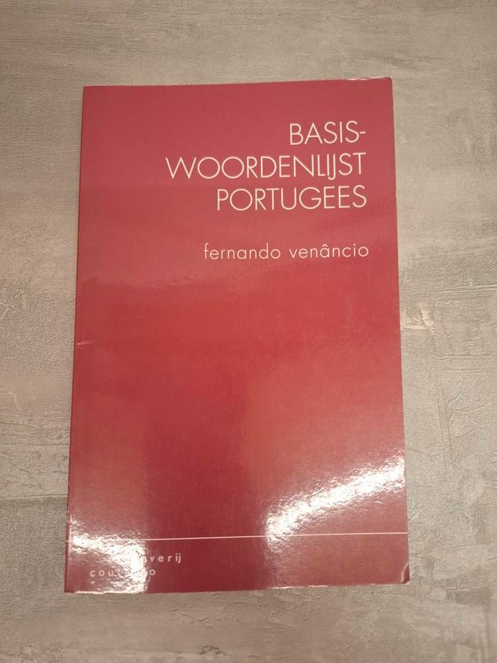 Basiswoordenlijst Portugees - Fernando Venâncio, Boeken, Taal | Overige Talen, Zo goed als nieuw, Non-fictie, Ophalen of Verzenden
