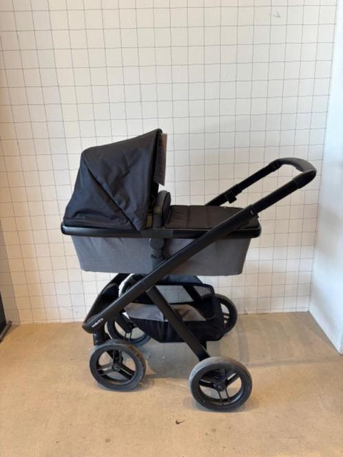 dubatti two, Kinderen en Baby's, Buggy's, Zo goed als nieuw, Overige merken, Regenhoes, Verstelbare rugleuning, Voetenzak, Zonnekap