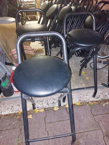 BARKRUKKEN INKLAPBAAR, LEDERE ZITTING MET STALEN FRAME 20st. beschikbaar voor biedingen