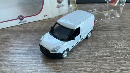 Fiat doblo nieuw in doos  dealer uitgave fabrikant norev, Hobby en Vrije tijd, Modelauto's | 1:43, Ophalen of Verzenden