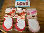 Aangeboden drie papieren harten en love letters, Ophalen of Verzenden, Zo goed als nieuw, Versiering, Geboorte of Huwelijk