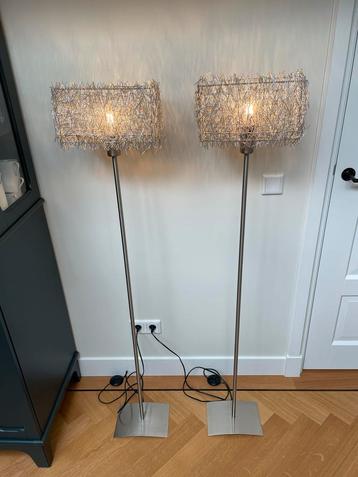Metalen Staande Lamp - Modern Design beschikbaar voor biedingen