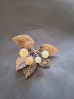 Jade vruchten broches, Ophalen of Verzenden, Zo goed als nieuw, Overige kleuren, Overige materialen