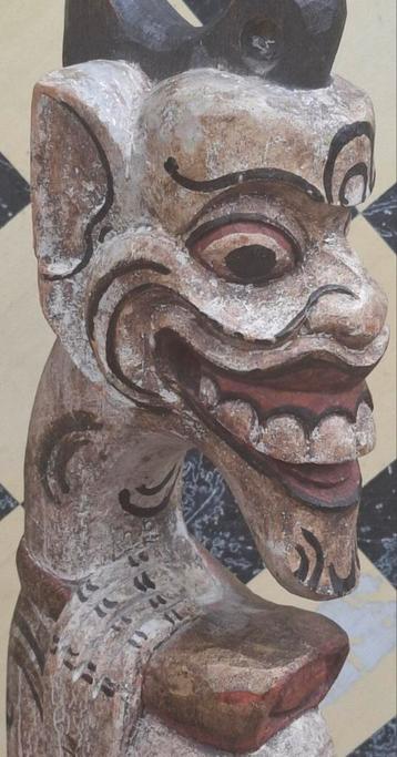 Indonesië. Houtsnijwerk. Handmade/handpainted.  66 cm beschikbaar voor biedingen