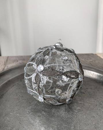 Grote kerstbal *HIT* beschikbaar voor biedingen