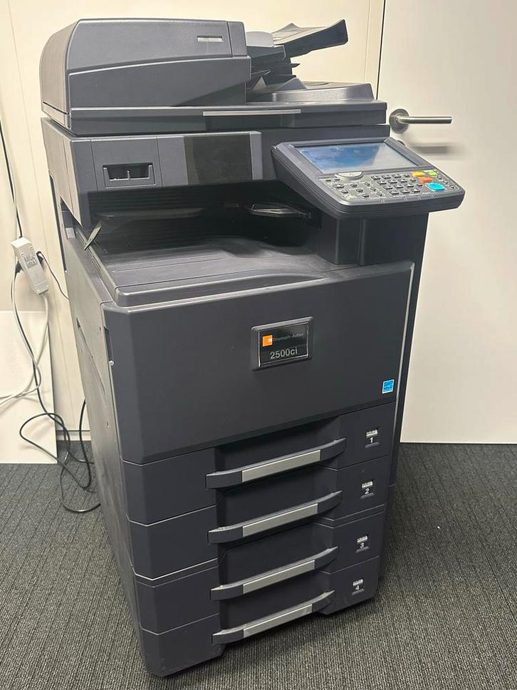 Triumph-Adler 2500ci Kleurenprinter/Kopieermachine, Zakelijke goederen, Kantoor en Winkelinrichting | Apparatuur en Telecommunicatie