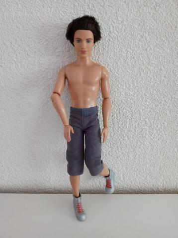 KEN (van Barbie) Fashionistas Sporty V7147 beschikbaar voor biedingen