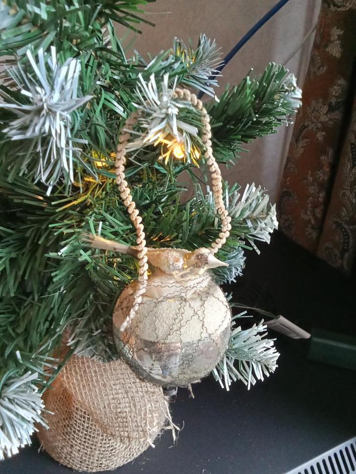 Prachtge oude glazen kerstbal vogeltje op nest ( deukbal, Diversen, Kerst, Gebruikt, Ophalen of Verzenden