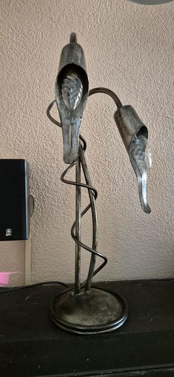 Metalen lotus Bloemen Lamp beschikbaar voor biedingen