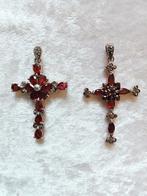 2 Mooie Zilveren Kruisjes met Granaten en Markesietjes, Sieraden, Tassen en Uiterlijk, Antieke sieraden, Verzenden, Zilver, Hanger