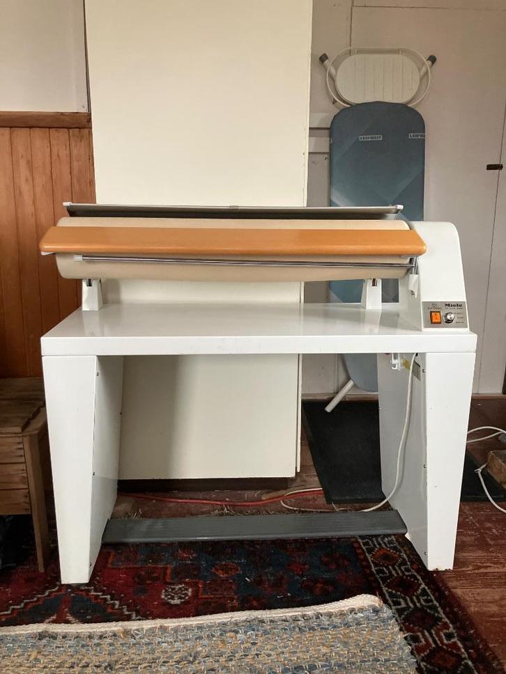 IN PRIJS VERLAAGD! Strijkmachine Miele B 850, mangel, Huis en Inrichting, Overige Huis en Inrichting, Gebruikt, Ophalen