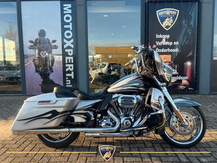 HARLEY-DAVIDSON FLHXSE STREET GLIDE CVO 110 (bj 2015), Motoren, Motoren | Harley-Davidson, Bedrijf, Overig, 2 cilinders
