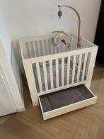 Kidsmill Alaska box incl. Boxkleden en mobiel, Ophalen, Gebruikt, Vierkant, In hoogte verstelbaar