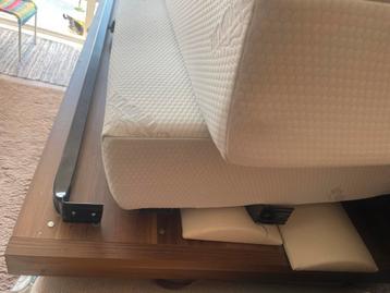 Tweepersoonsbed met Tempur Matras beschikbaar voor biedingen