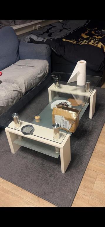 woonkamertafel beschikbaar voor biedingen