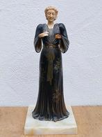 Art Deco beeld vrouw van zamak geschilderd op marmer, Ophalen of Verzenden