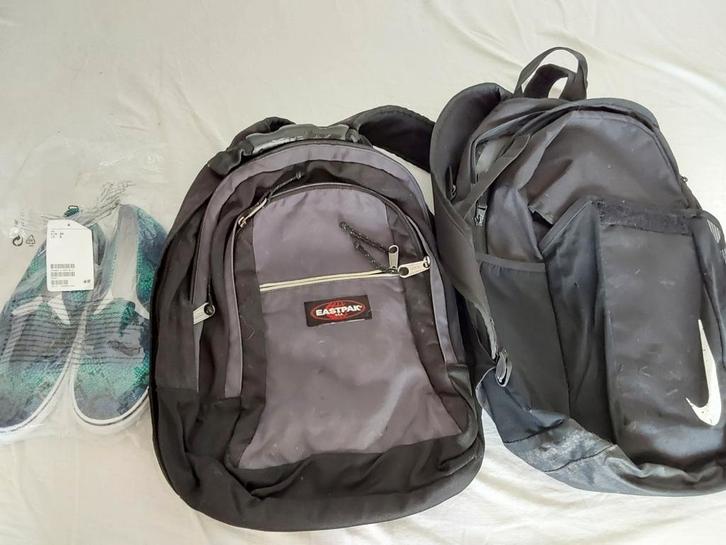 diversen voor € 5 ophalen, 2 dozen vol! En 2 vuilniszakken, Diversen, Rommelmarktspullen, Gebruikt, Ophalen