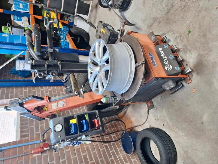 banden machine 380v met hulparmen, Auto diversen, Autogereedschap, Gebruikt, Ophalen