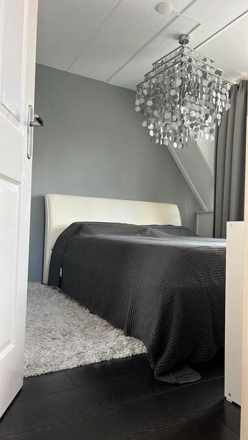 Bedframe leer
