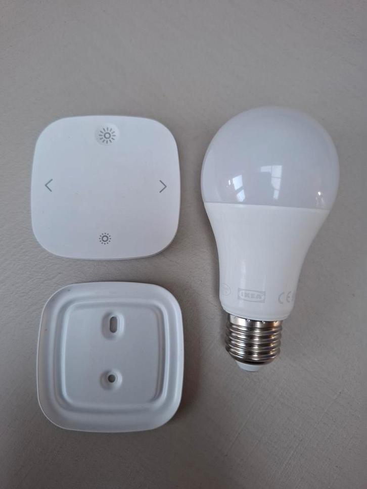 IKEA Tradfri met afstandsbediening, Huis en Inrichting, Lampen | Losse lampen, Zo goed als nieuw, Led-lamp, E27 (groot), Ophalen of Verzenden