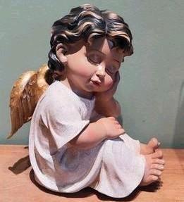 Oud Engeltje van Kunststof - Groot Formaat xxl beschikbaar voor biedingen