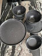 POMAX zwart servies borden schaaltjes porcelino experience, Ophalen of Verzenden, Zo goed als nieuw, Overige stijlen