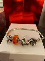 Pandora Armband met 5 Bedels, Verzenden, Zo goed als nieuw, Zilver, Met bedels of kralen