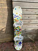 Burton Snowboard met Bindingen 140 cm, Sport en Fitness, Snowboarden, Ophalen, Gebruikt, Board