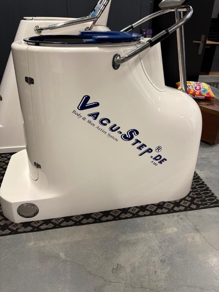 Een goed uitziende witte vacu step / vacuum step, Sport en Fitness, Fitnessapparatuur, Gebruikt, Stepapparaat, Benen, Buik, Kunststof