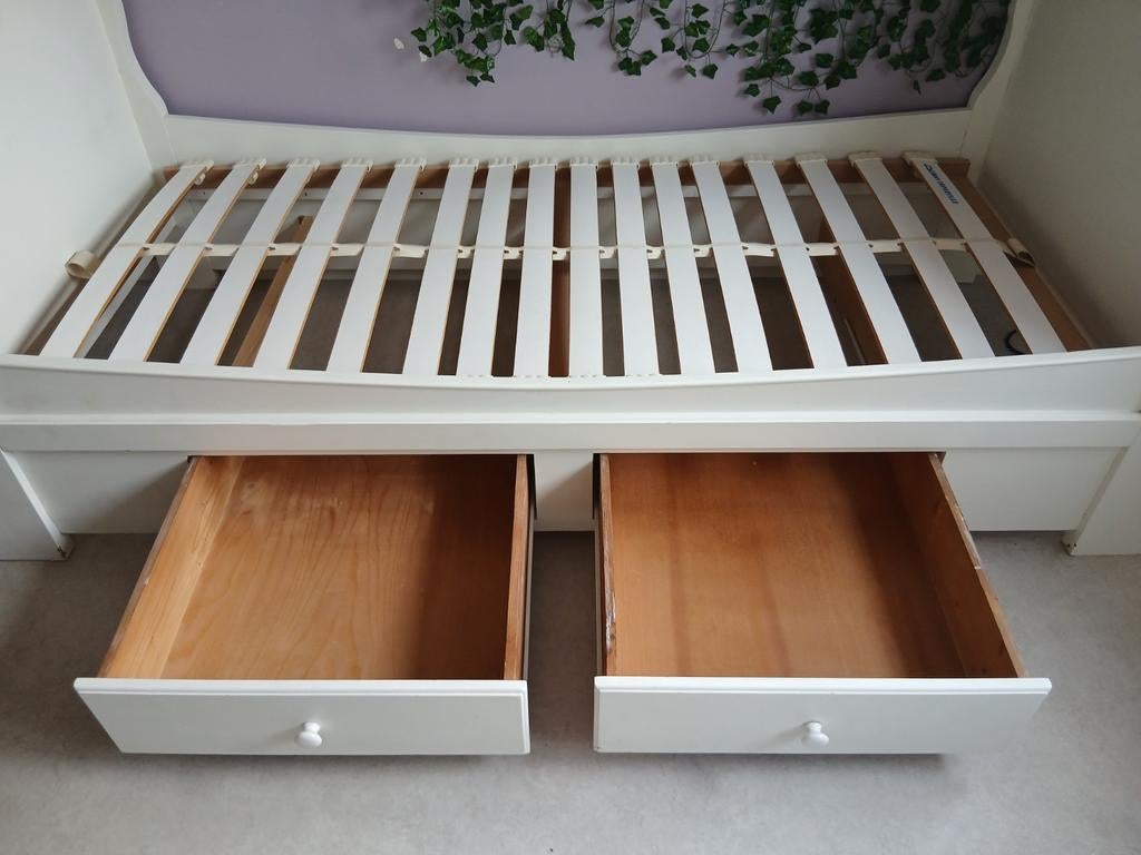 Wit brocant meisjesbed (90x200) met laatjes, Ophalen, 85 tot 100 cm, Gebruikt, Lattenbodem