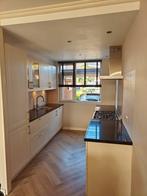 Complete lichte keuken met granieten blad+ Smeg fornuis, Huis en Inrichting, Keuken | Complete keukens, Ophalen, Gebruikt, Wit