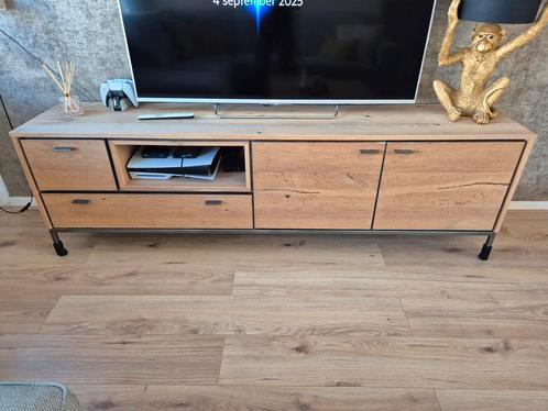 Prachtig Xooon tvmeubel, Huis en Inrichting, Kasten | Televisiemeubels, Zo goed als nieuw, Minder dan 100 cm, 200 cm of meer, 25 tot 50 cm