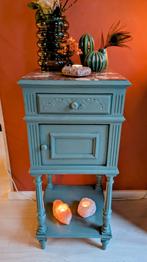 Vintage Kastje Rood Marmeren Blad Houtsnijwerk, Ophalen, Minder dan 45 cm, Zo goed als nieuw, X