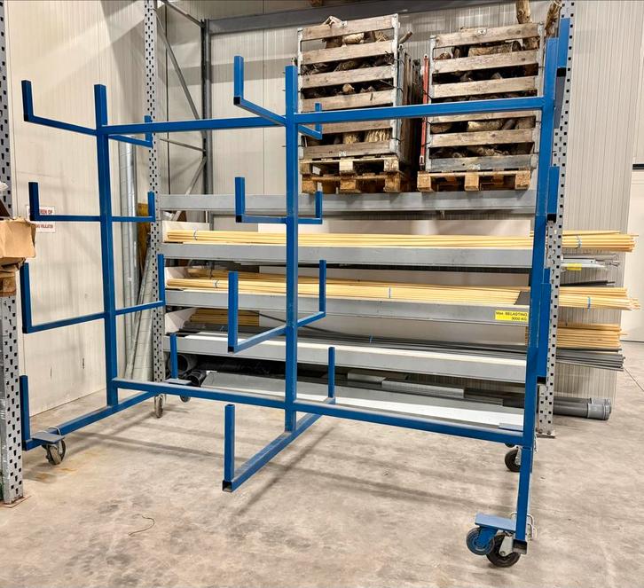 Mobiel opbergrek voor PVC buizen, Doe-het-zelf en Verbouw, Elektra en Kabels, Ophalen