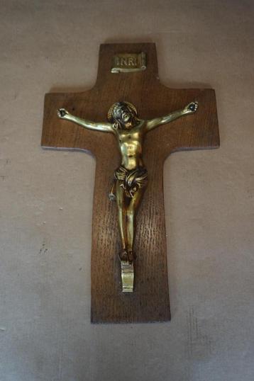 Antieke houten kruis  beschikbaar voor biedingen