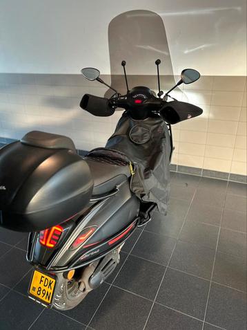Vespa sprint 2020 ful option ! beschikbaar voor biedingen