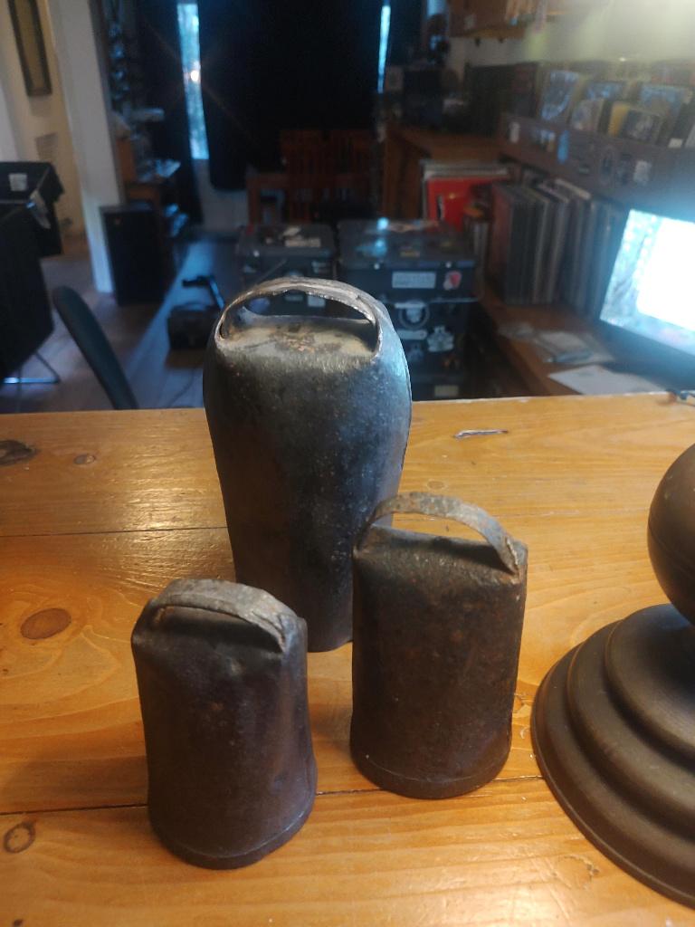 3 oude / antieke koebellen. gezellig geluid!, Antiek en Kunst, Curiosa en Brocante, Ophalen of Verzenden