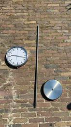 Grote klok 30cm doorsnee N-joy your time incl. Standaard, Huis en Inrichting, Ophalen of Verzenden, Gebruikt, Analoog, Staande klok