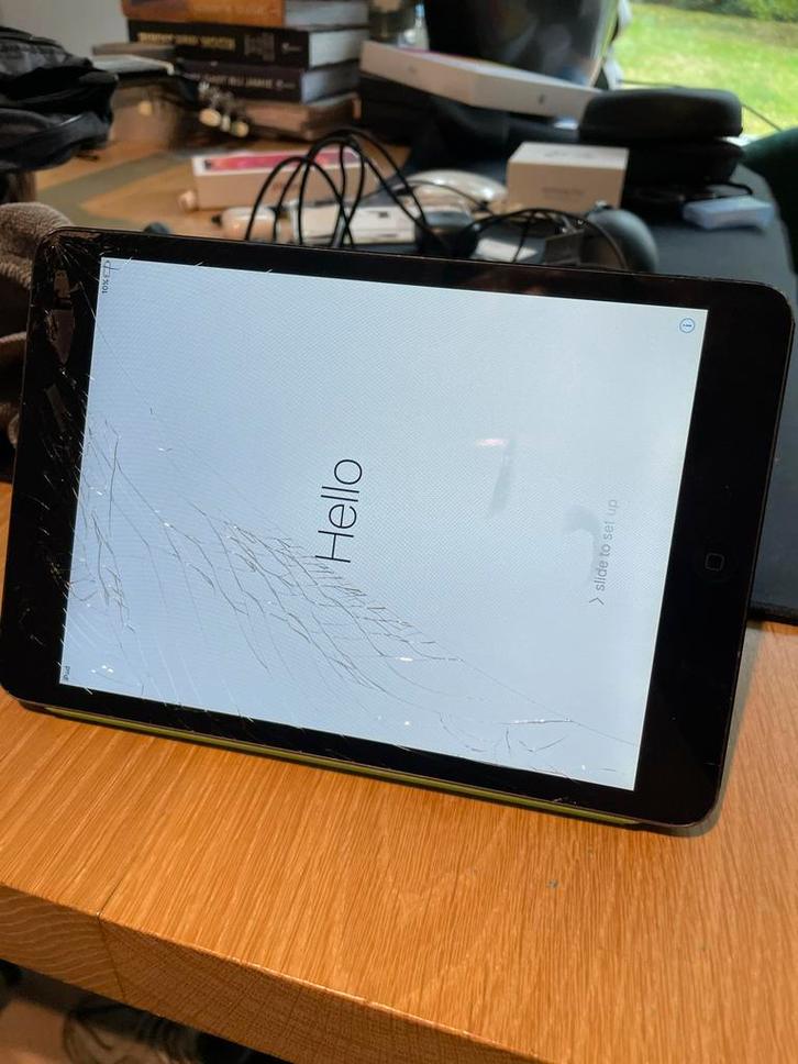 Kapotte iPad Mini 2 (A1432) - Voor Onderdelen, Computers en Software, Apple iPads, Niet werkend, Apple iPad Mini, Wi-Fi, 8 inch