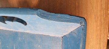 Laaks Brocante, mooie blauwe stevige mangelbak beschikbaar voor biedingen