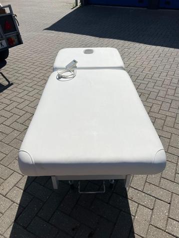 Massagetafel beschikbaar voor biedingen