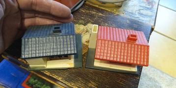 Twee Vintage Trein Huisjes beschikbaar voor biedingen