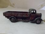 1951 Dinky Toys 30J AUSTIN WAGON (MAROON) Opknapper. -F-., Ophalen of Verzenden, Gebruikt, Bus of Vrachtwagen, Dinky Toys