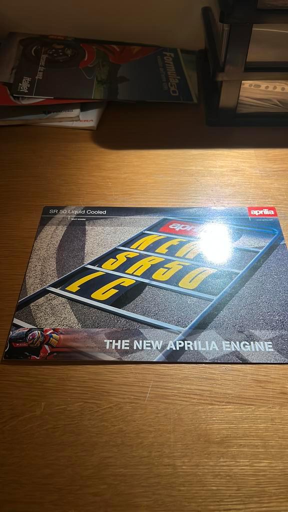 Aprilia SR 50 informatie boek, Motoren, Tuning en Styling, Ophalen of Verzenden