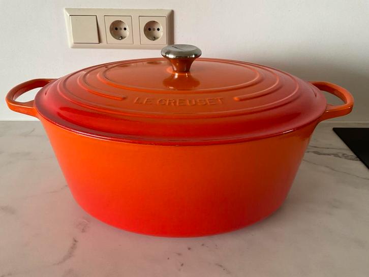 Le creuset 40 cm pan, DE ALLERGROOTSTE, NOOIT GEBRUIKT!, Huis en Inrichting, Keuken | Potten en Pannen, Zo goed als nieuw, Koekenpan of Braadpan