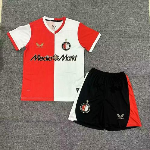 Feyenoord thuis shirt 2025/2026 in alle kinder maten!, Sport en Fitness, Voetbal, Zo goed als nieuw, Shirt, Maat XS of kleiner