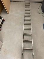 Goede en nette aluminium uitschuifladder, Doe-het-zelf en Verbouw, Ladders en Trappen, Ladder, Ophalen of Verzenden, Opvouwbaar of Inschuifbaar