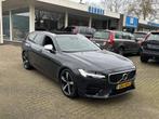 Volvo V90 T8 AWD R-Design B&W HeadUp 360 DAB Family, Auto's, Volvo, Automaat, 4 cilinders, Vierwielaandrijving, Hybride Elektrisch/Benzine