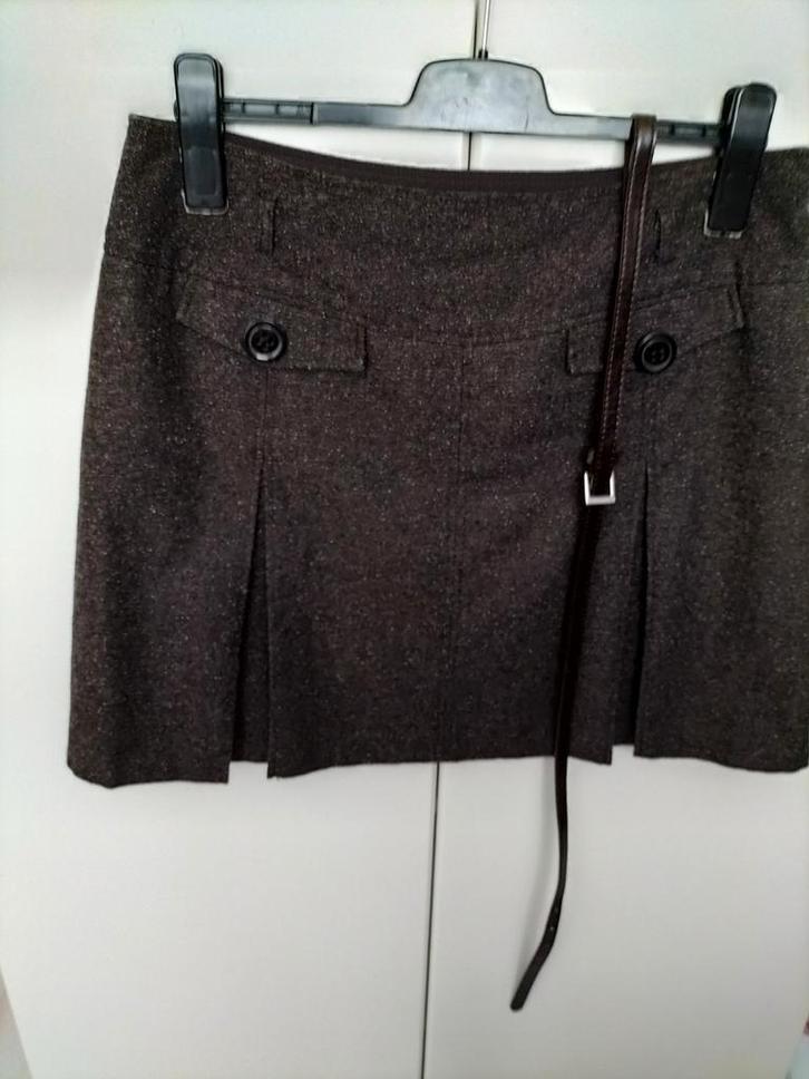 Zeer Mooie Bruine rok met ceintuur., Kleding | Dames, Rokken, Nieuw, Maat 42/44 (L), Bruin, Boven de knie, Ophalen of Verzenden